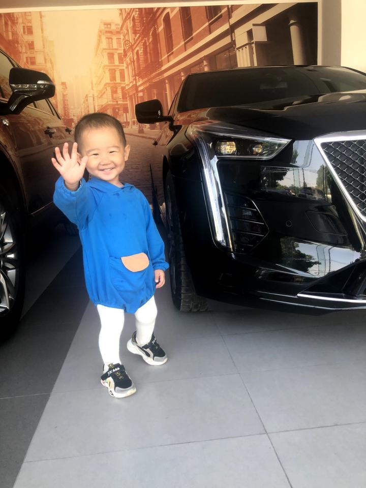 凯迪拉克xt5-为什么车门锁了在行驶中还能打开