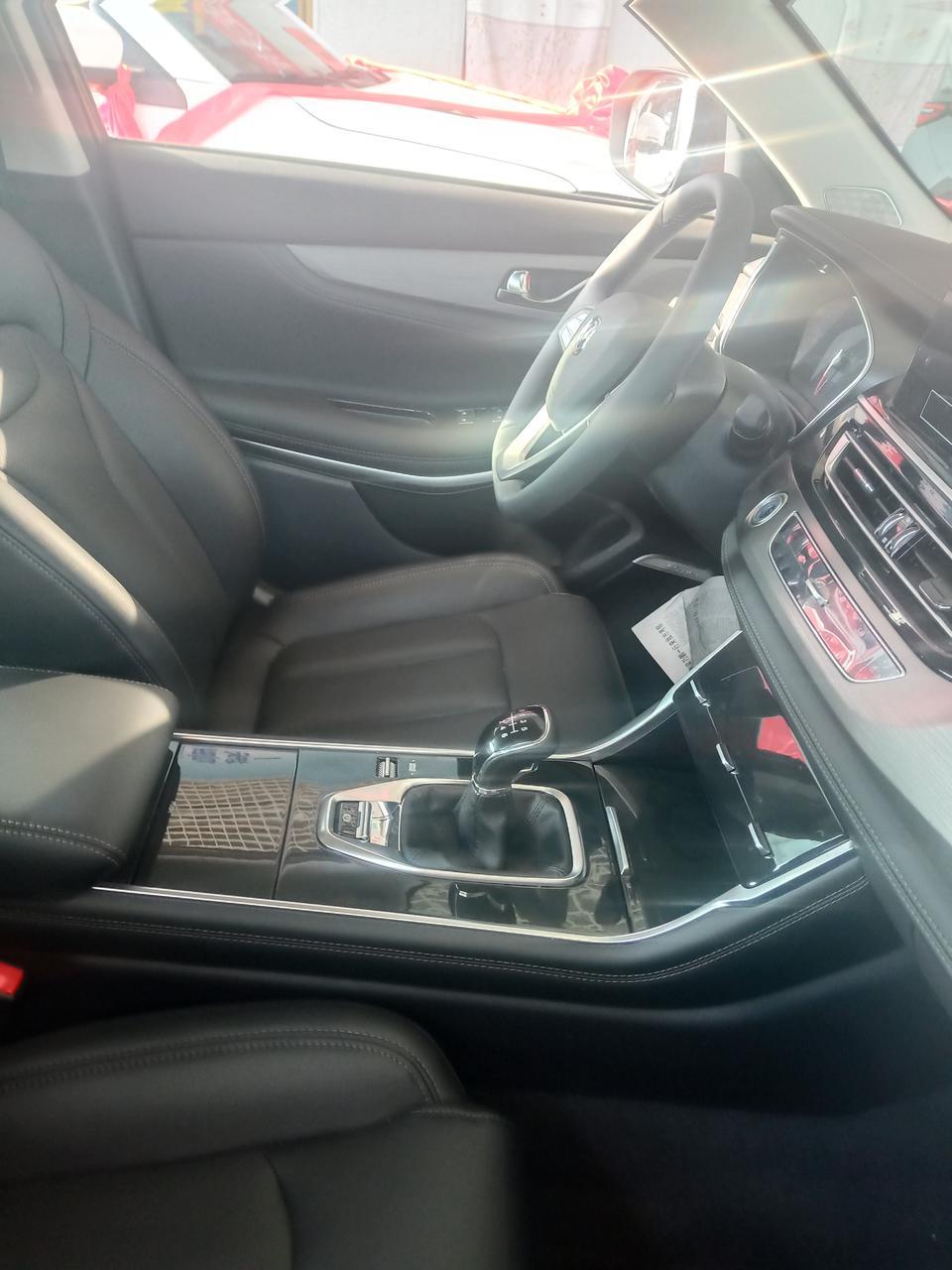 长安CS75手动2020款智惠型电子手刹可以用于半坡起步吗,不用踩制动板释放，给油能自动释放吗？？？？？？？