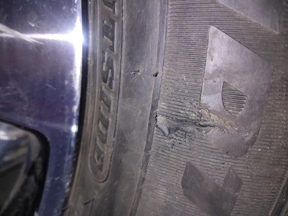 长安cs75-75这轮毂可以修不，修一下多少钱，这个轮胎还可以用不，如果不能用了换一原装轮胎多少钱，我这是新车才500公里