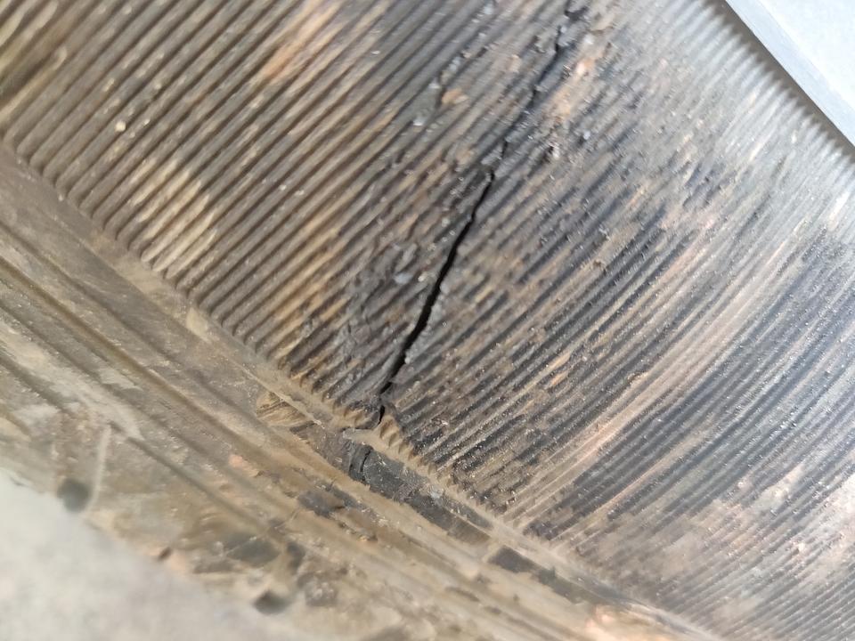 长安cs75-哎  首保都还没做  一千公里就废了一天轮胎  第一次换胎各位觉得什么胎好  随便带上价格哈   谢谢