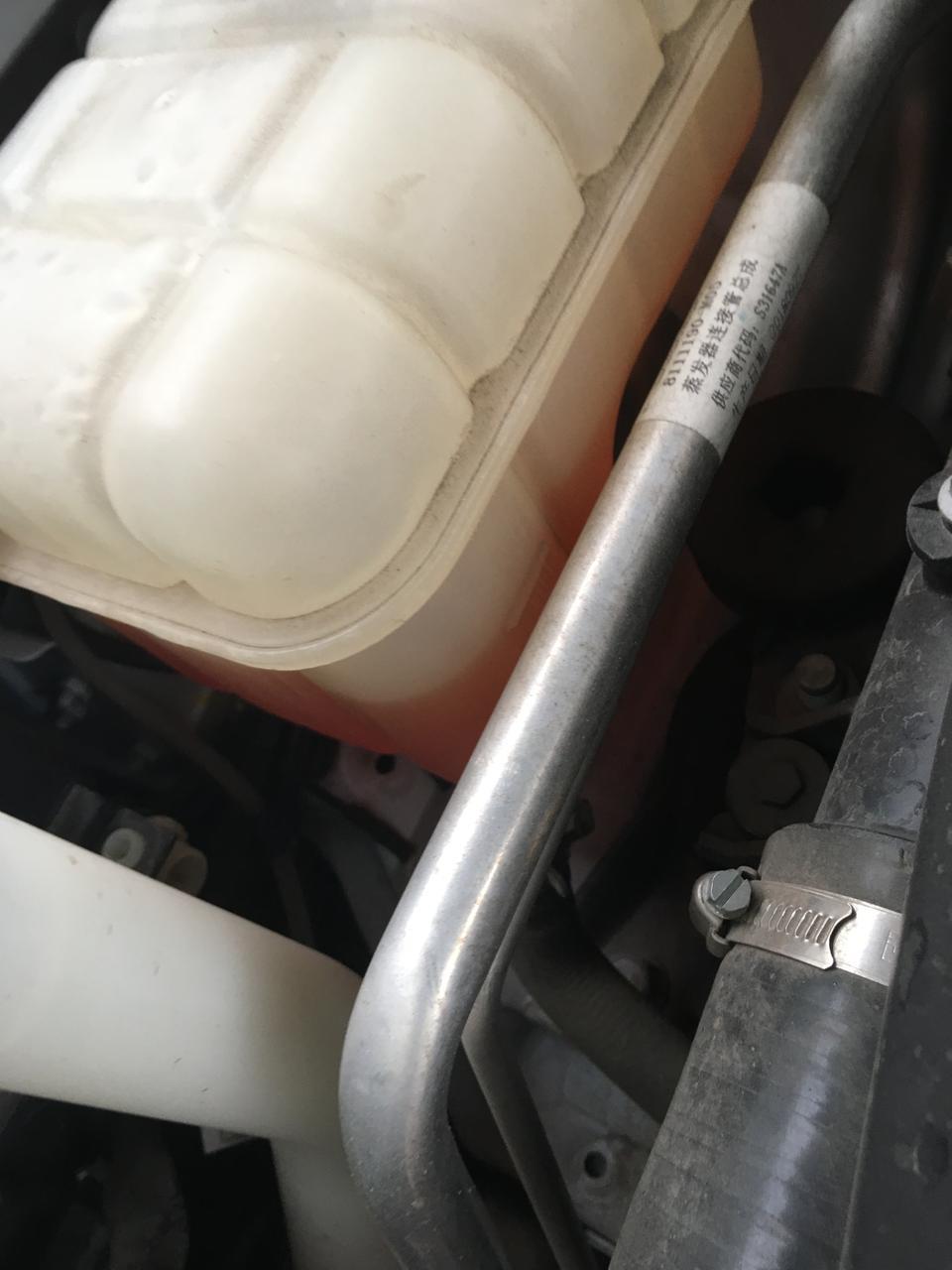 长安cs75-我的18款757月份加的冷却液到现在又到下限了是什么情况，求大神指点指点，上次是加满了差不多