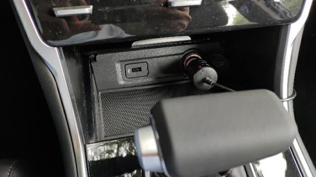 20款长安cs75自动精智中控有点烟插孔吗？为什么我买的车只有usb和12v？