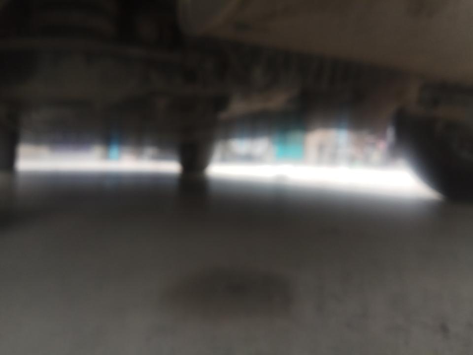 长安cs75-刚买一个多月排气筒有小孔滴水气，这怎么办？