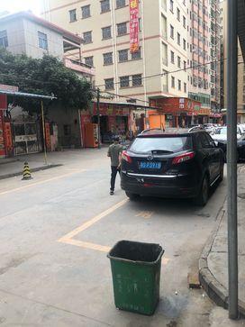 长安cs75-这样一个人霸占两个车位是否存在浪费公共资源？