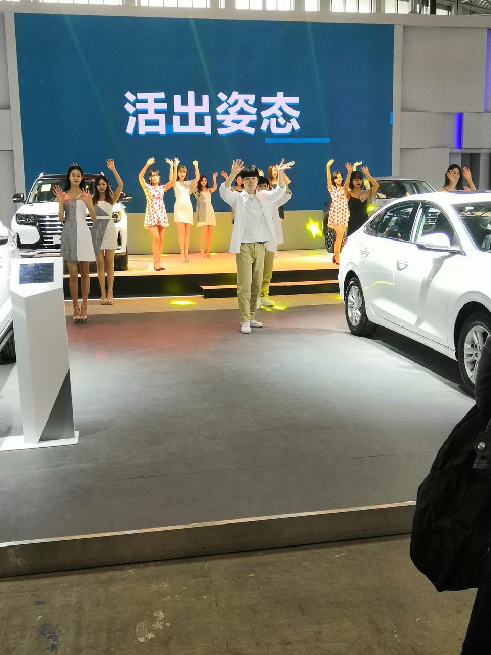 长安cs75-新款百万版，没有gps导航吗，还得后续自己加装啊