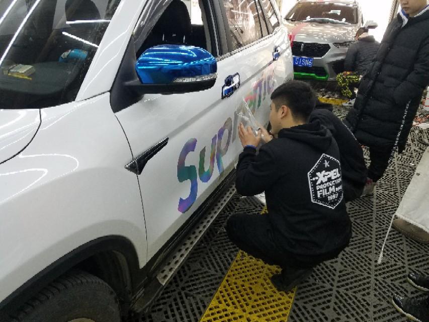 长安cs75-经过很大的决心我要把我的小白改的骚气一点  我们车友会的说了   我还年轻一定要浪 感觉我改完以后 整个人都浪了哈哈