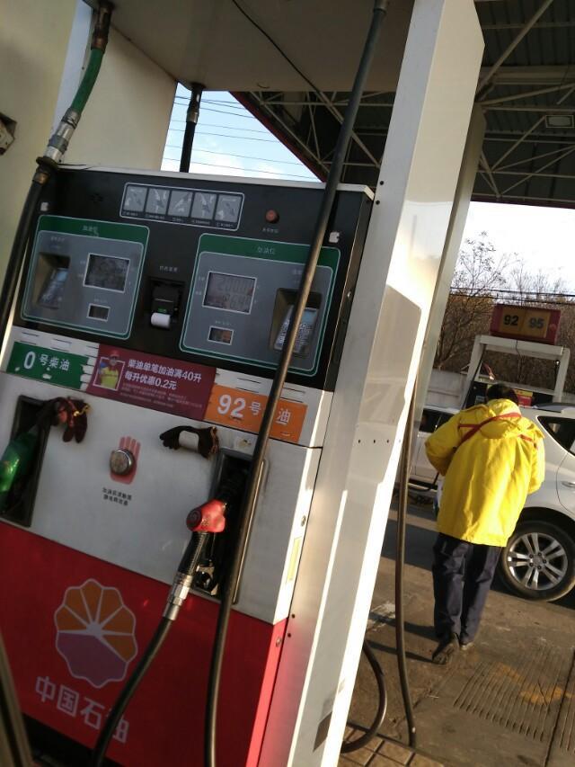 长安cs75-油灯亮起要及时加油，避免不必要的……
