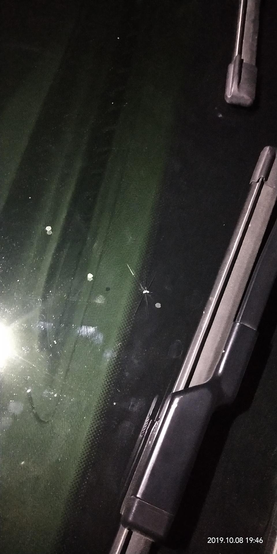 缤瑞-前挡风玻璃这样以后行车会不会越裂越开，求解