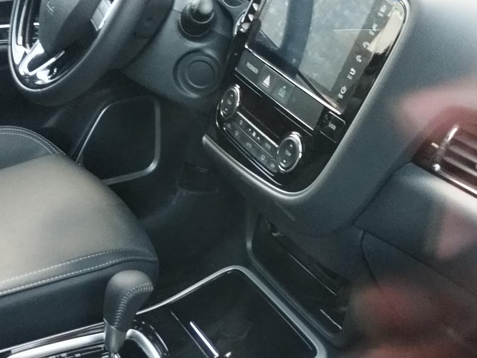 欧蓝德中控上的红点亮了是个啥情况