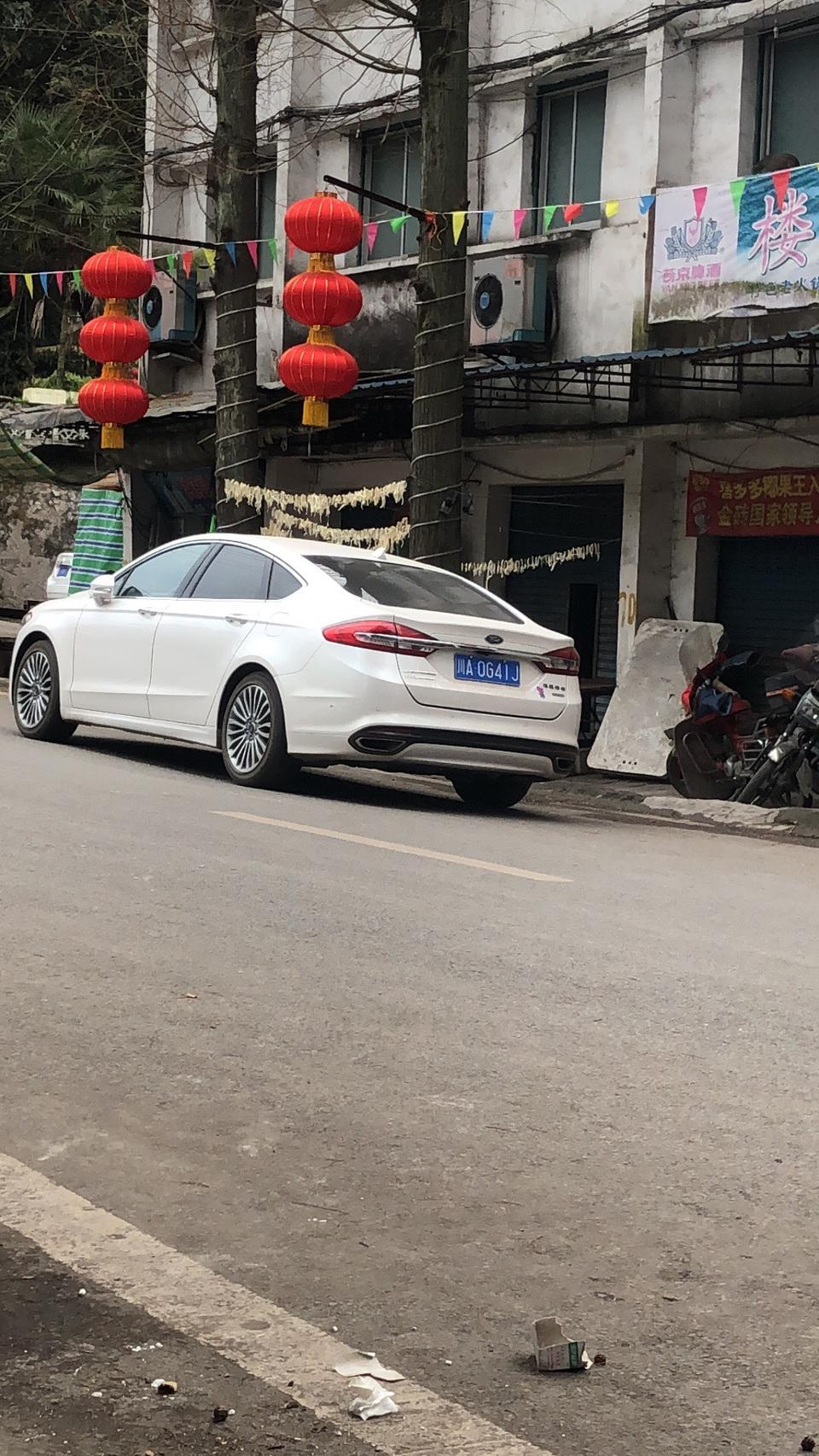 17款蒙迪欧旗舰最近一个月一直在报充电系统故障，导致启停也没办法用，在4s店去也更换了电池负极模块（启停模块），没过一星期又出现之前的问题。各位车友，这问题出自哪里？现在4s店也没折。怎么办？