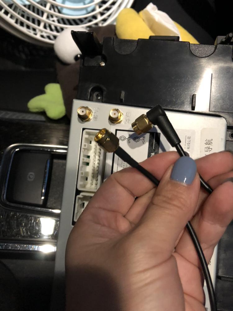 新蒙迪欧的导航上面一个4G天线，一个GPS天线，不知道哪个是哪个？求助！