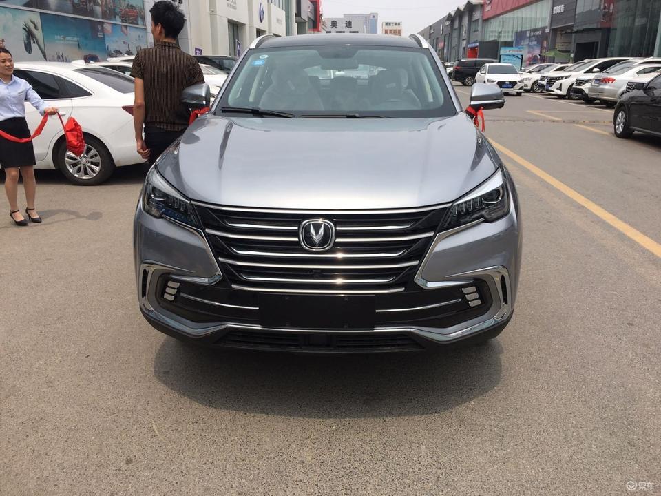 长安cs85 coupe-销售一直推荐我买2.0动，我想买1.5品感觉会省油一点，是不是2.0他们挣钱会多一点，一直跟我说油耗基本一样没啥区别，小马拉大车油耗不会低多少，感觉是不是有坑在等着我，搞得我有点犹豫不决了
