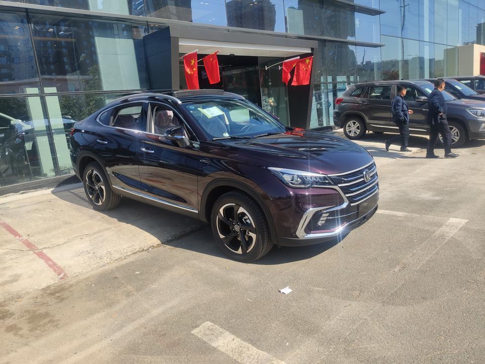 长安cs85 coupe-想问下大家的85都用的什么样的手机支架？刚提的车想问下。万分感谢