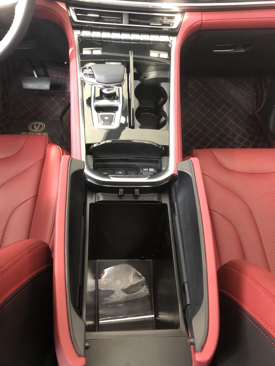 长安cs85 coupe-这个sao红色+中控设计，选择不？给点建议！