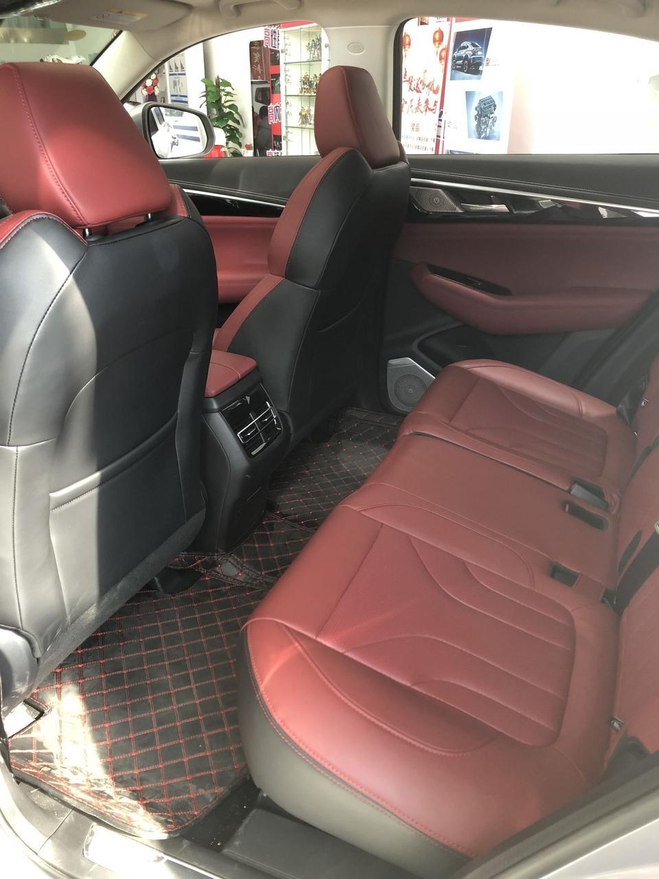 长安cs85 coupe-这个sao红色+黑色！运动气息十足！它是否值得入手？