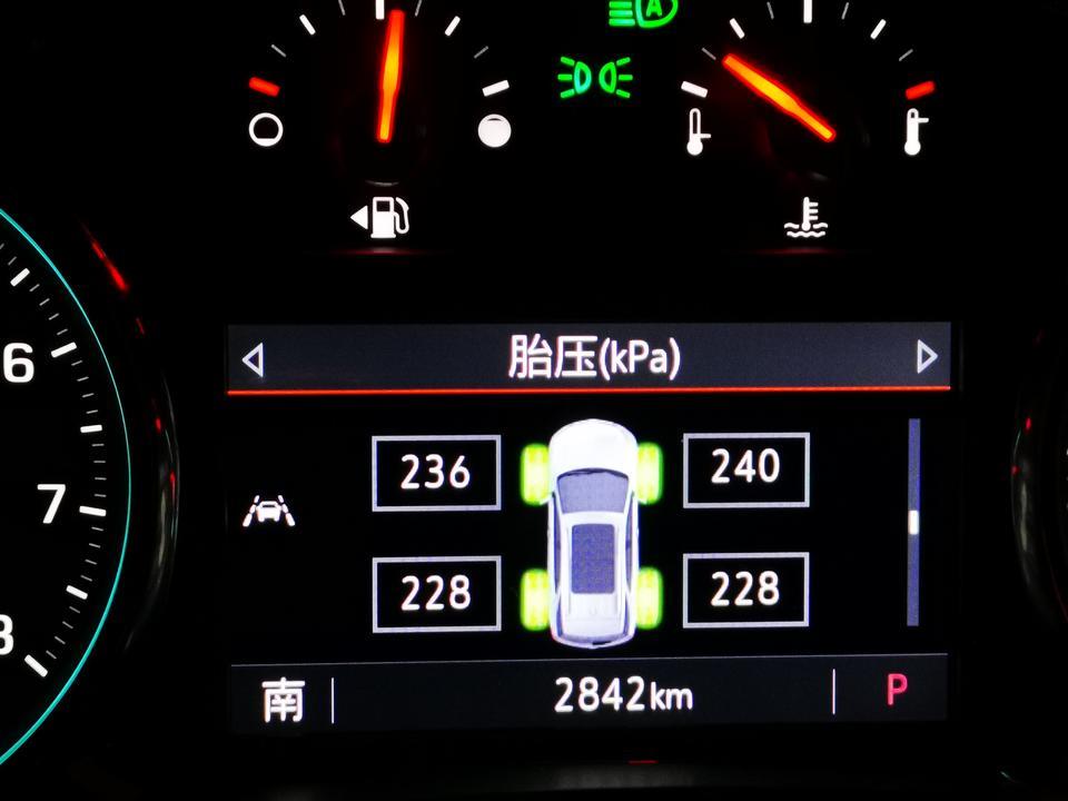 探界者-悍界-胎压问题：谁能帮忙看看这胎压正不正常？高速行车最高256，有时候4个轮子胎压都一样，有时候就是这样，有时高有时低。要不要去店里调整一下？先谢啦！