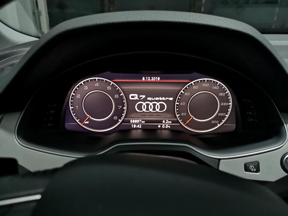 奥迪Q72016年技术型3.0车，熄火后仪表盘如下图显示，用钥匙自动锁车没有反应。请教各位大神，是什么原因？