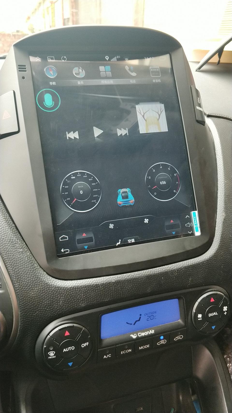 现代ix35-2015款ix35智能型2.0L，从前挡玻璃除雾口掉进一个螺丝，有没有懂车得，看看我需要从哪里取出螺丝，尴尬。目前后续改装导航显示原车信息中，后续发帖，希望大家多多捧场。