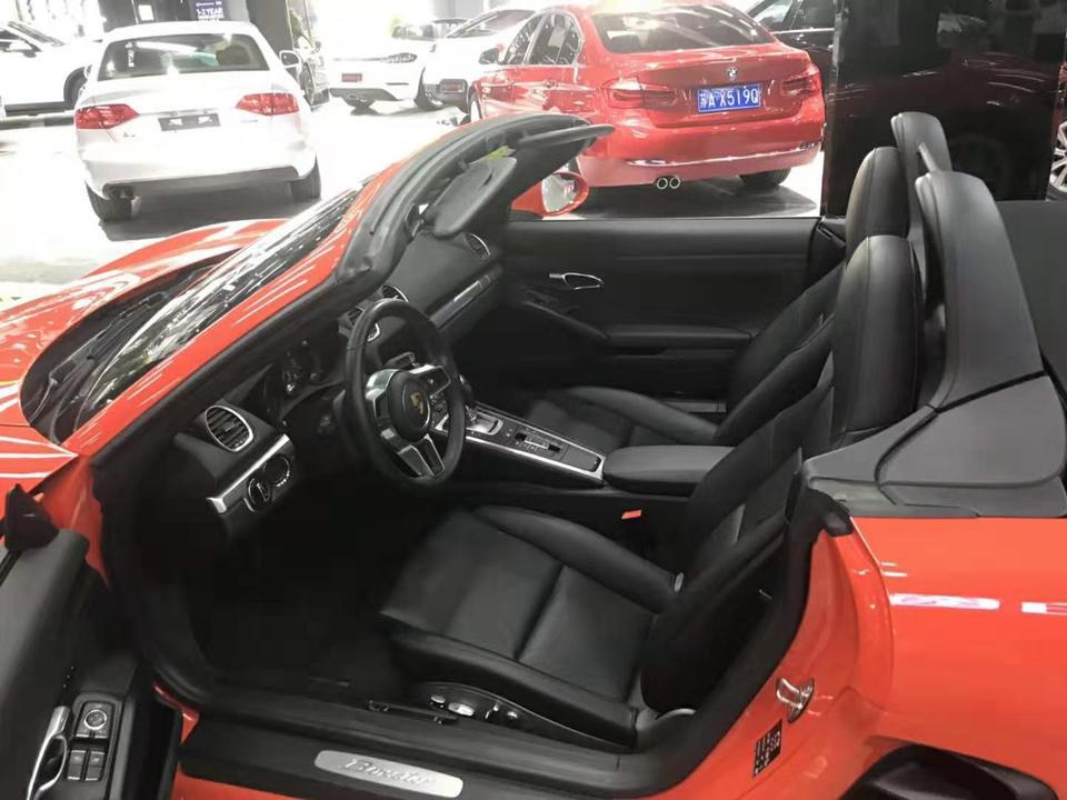 保时捷718 BOXSTER 17年上牌，公里数7000 原版原漆。这种车一般在多少钱可以买
