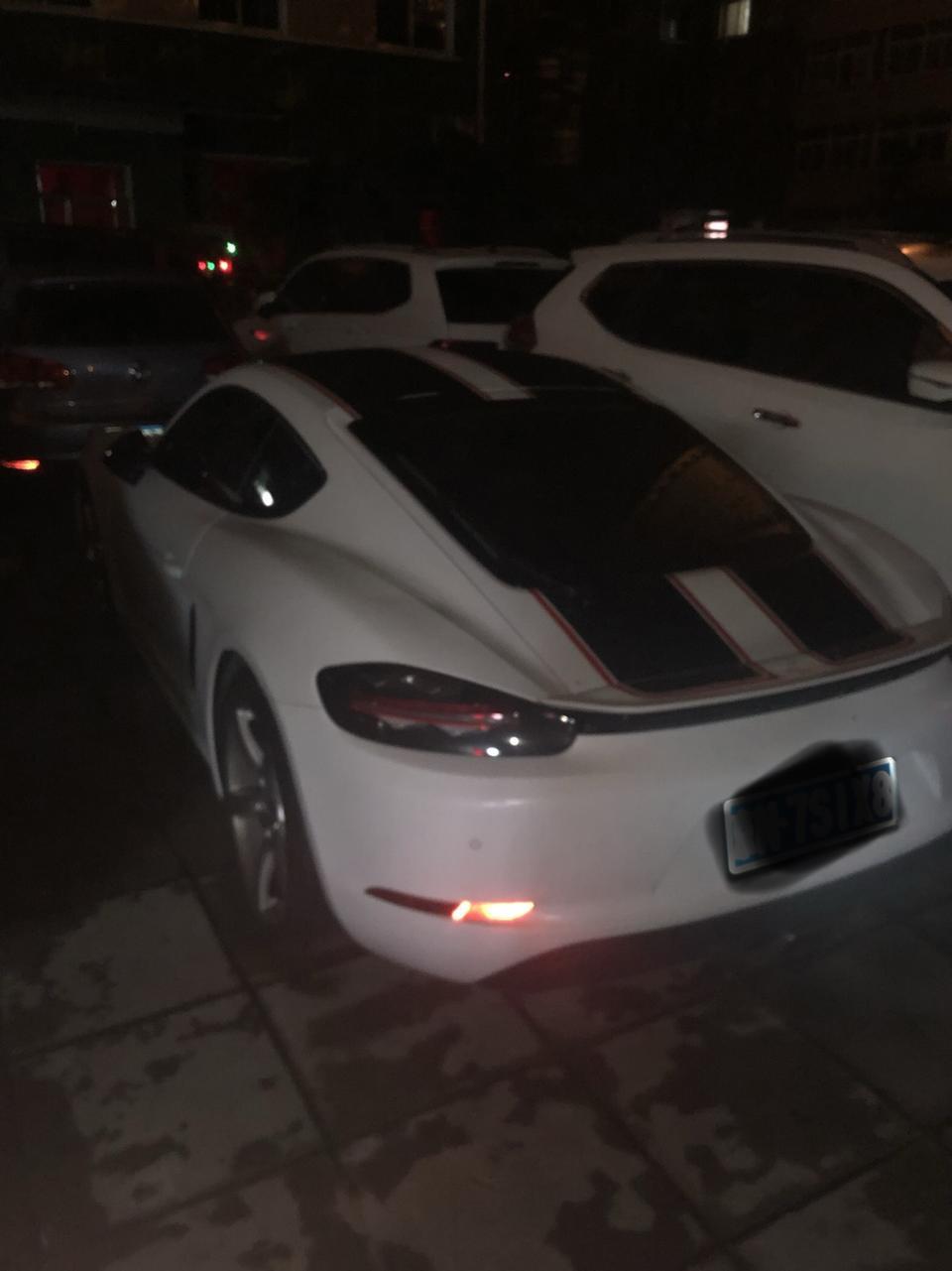 保时捷718-请问大佬们这个是什么车？是718吗？是的话是718具体哪款？谢谢！