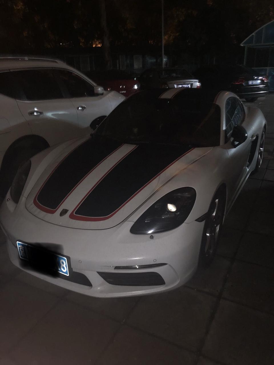 保时捷718-请问大佬们这个是什么车？是718吗？是的话是718具体哪款？谢谢！