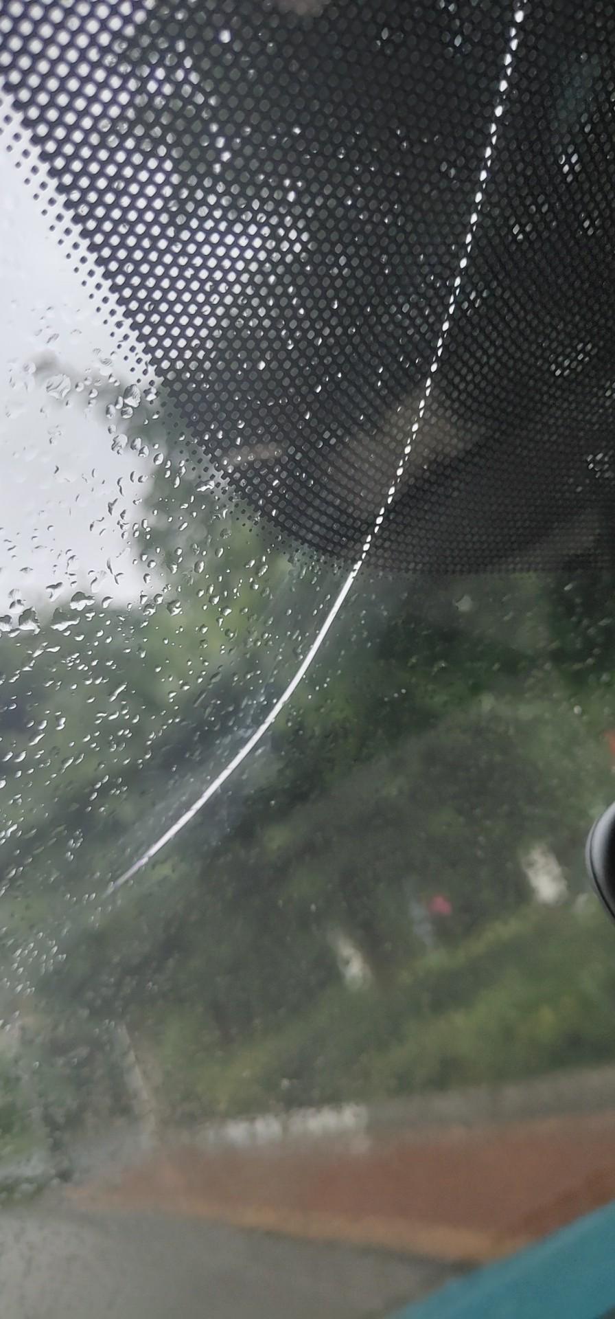 奥迪q2l-新车1000公里 玻璃裂了 这个能找4s索赔吗