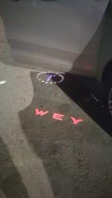 wey vv6-VV6超豪 外后视镜有镭射投影功能吗？