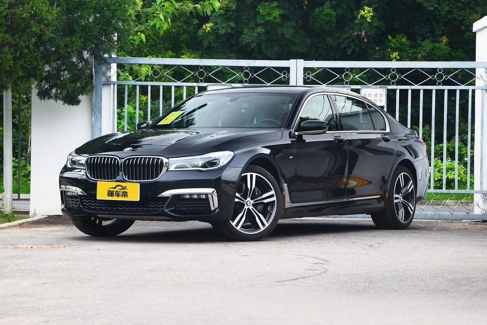 要年轻，要舒适，要面子，奥迪A8和宝马7系该选谁，为什么？