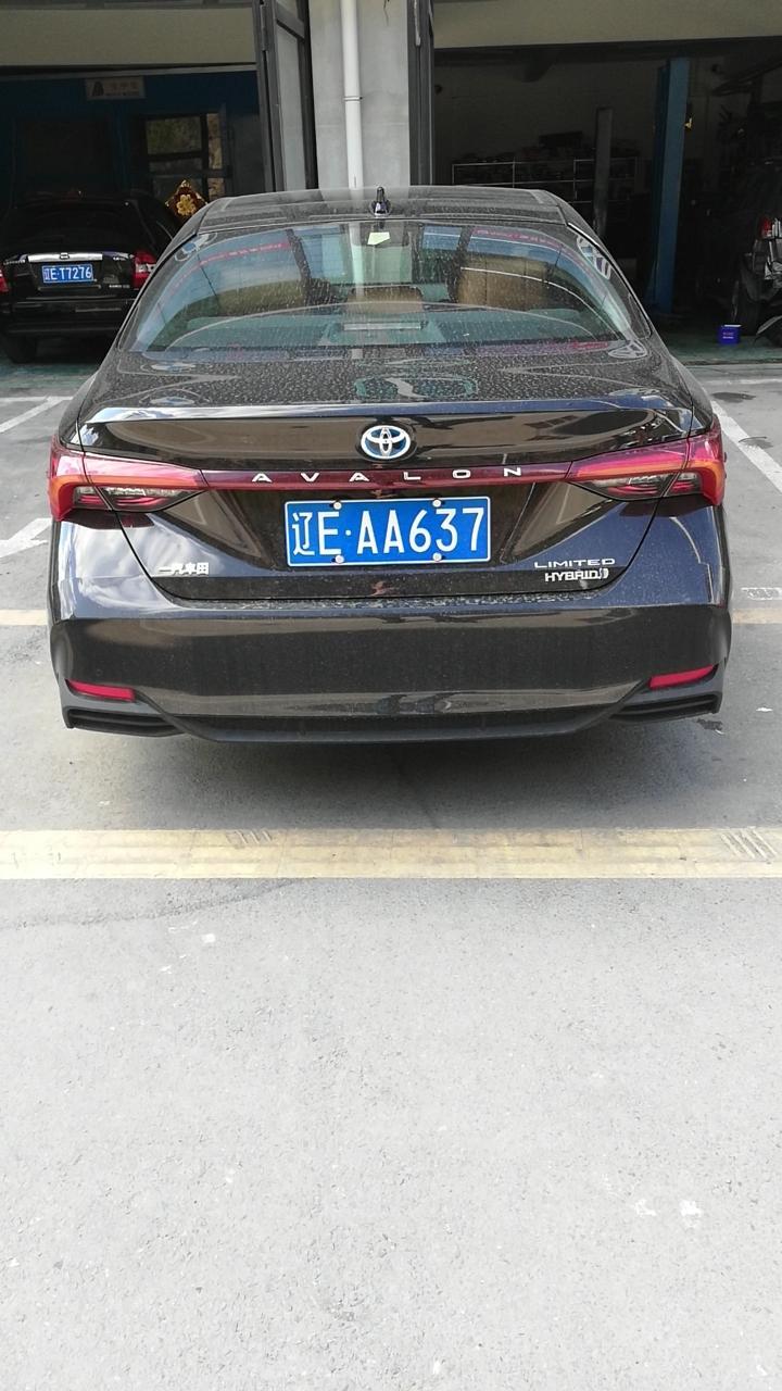 皇冠-大家看看这是什么车。