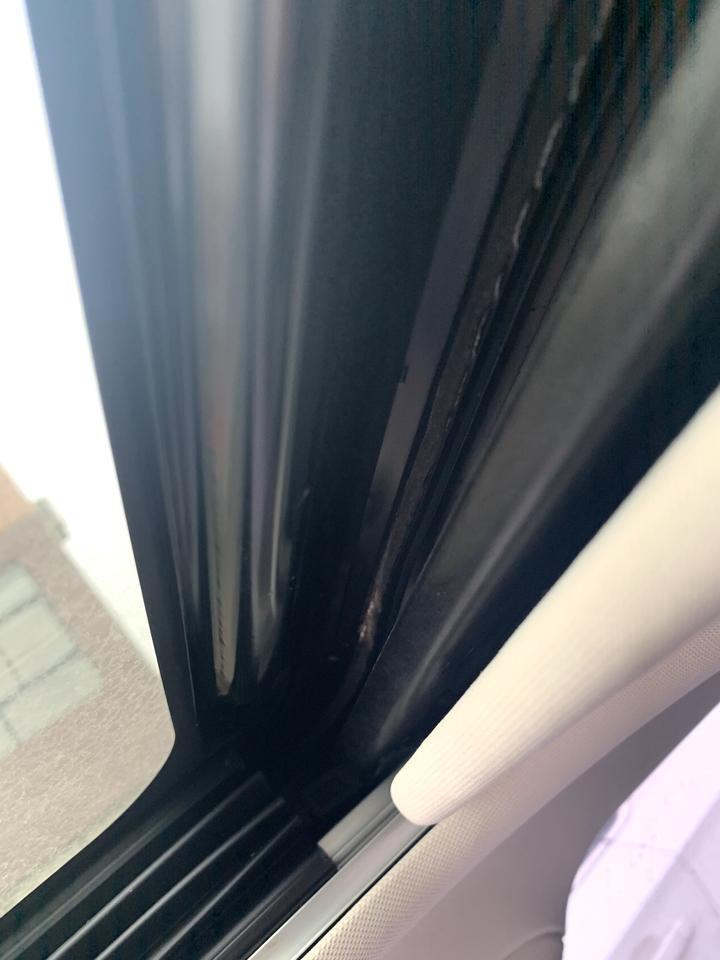艾瑞泽gx-今年五月份提的gx自动型色版，这两天感觉风噪很大，看了看天窗密封条是烂了吗？