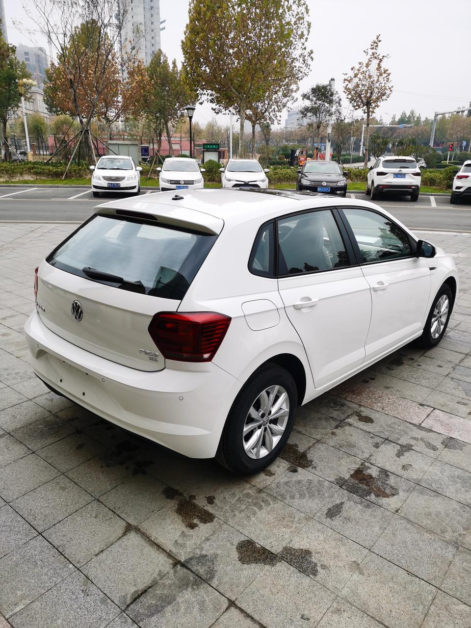新款polo plus车窗不能一键升降吗？我的车咋一键升降不了?