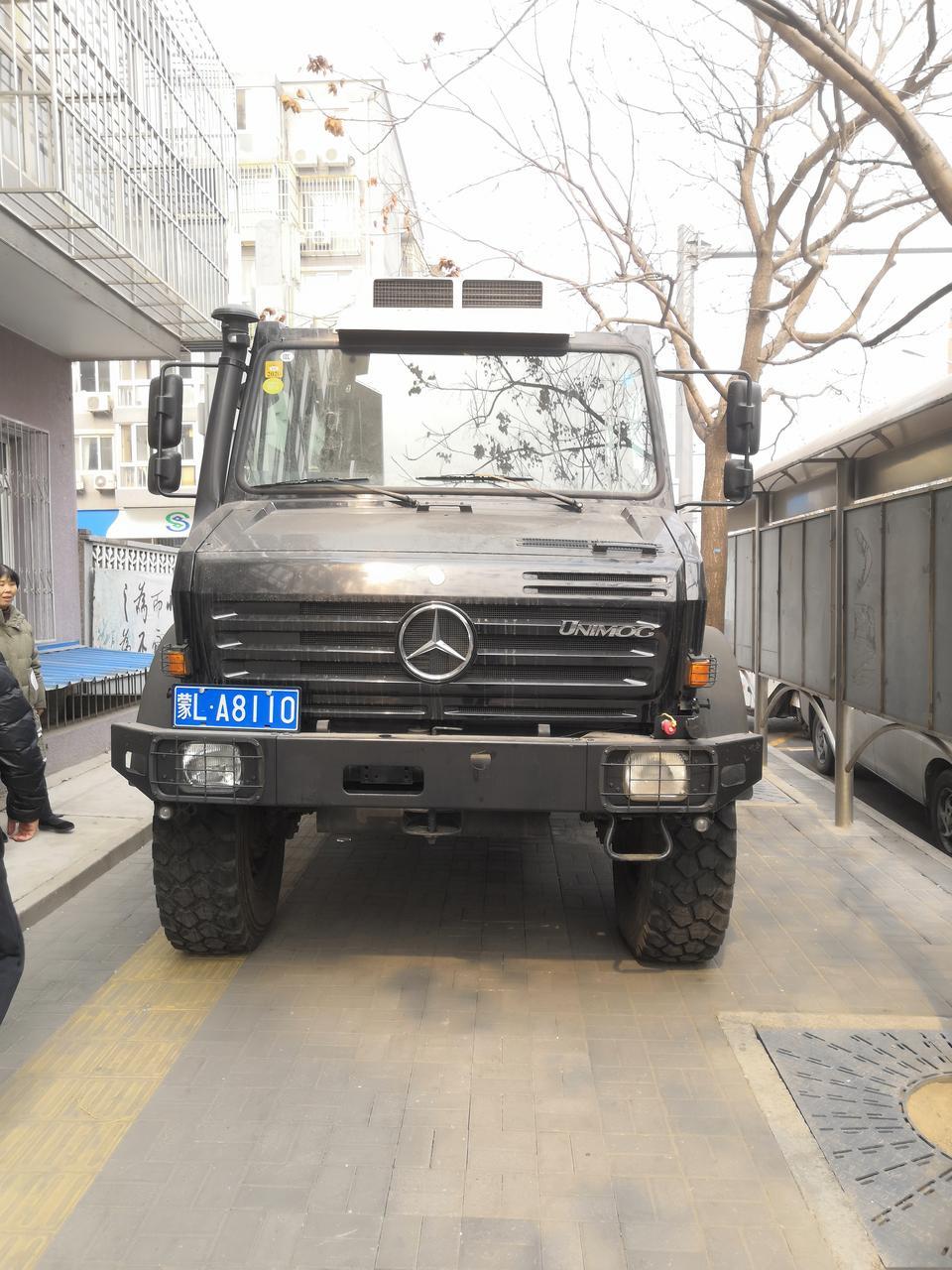 奔驰g级-大家看看这是什么车   真大