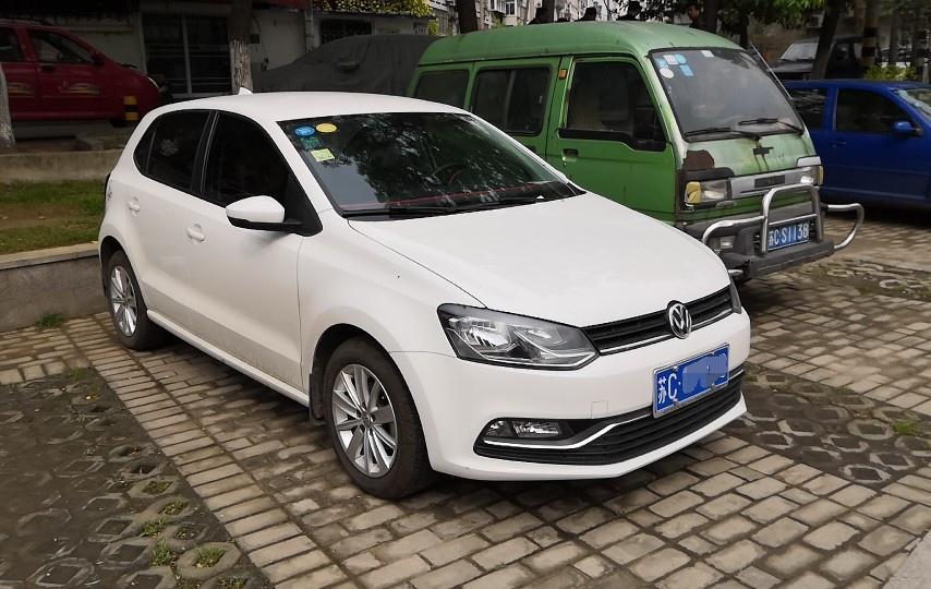 14款Polo 1.6手动舒适，带倒车影像， 第一任车主，14年10月上牌，女孩子开的很爱惜。我17年8月接手，当时4万多公里，从我买到现在，一直都在京东买大品牌配件，机油保养，全车没碰过，车况很好，空调冻人。现在5万多公里，今年才换的四个轮胎。想问下还能卖多少钱，这车很好开，我经人车合一，就是有点挤的慌，有孩子了换个大点的。