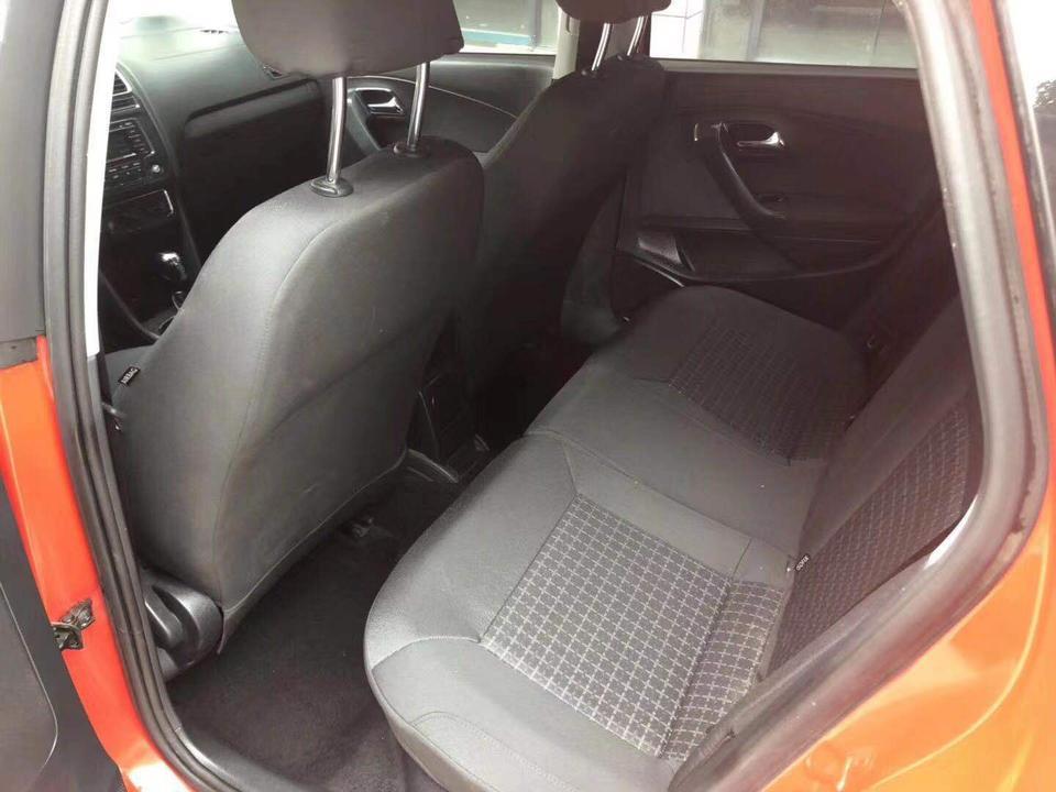 polo-14年boIo1.6L舒适型，我自己也不懂。麻烦大家帮我看看，这款车内饰有没有被换过东西。