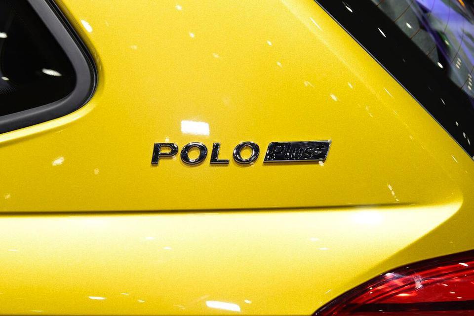 各位车友，请问市售的Polo plus，顶配车型车侧面有这个标志吗？我看网上图片有的带标有的不带标......