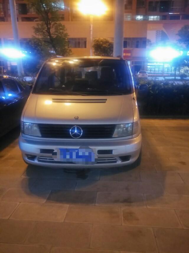 别克gl8-这是奔驰哪一款？进口还是国产？维修贵吗？