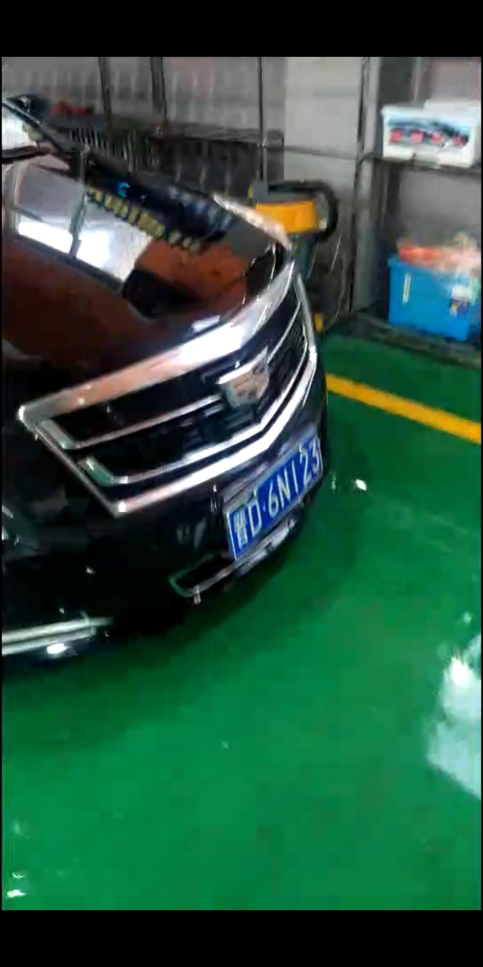 凯迪拉克xts-问一下，这是哪款车？图片本身比较模糊，大神们能看出来吗？
