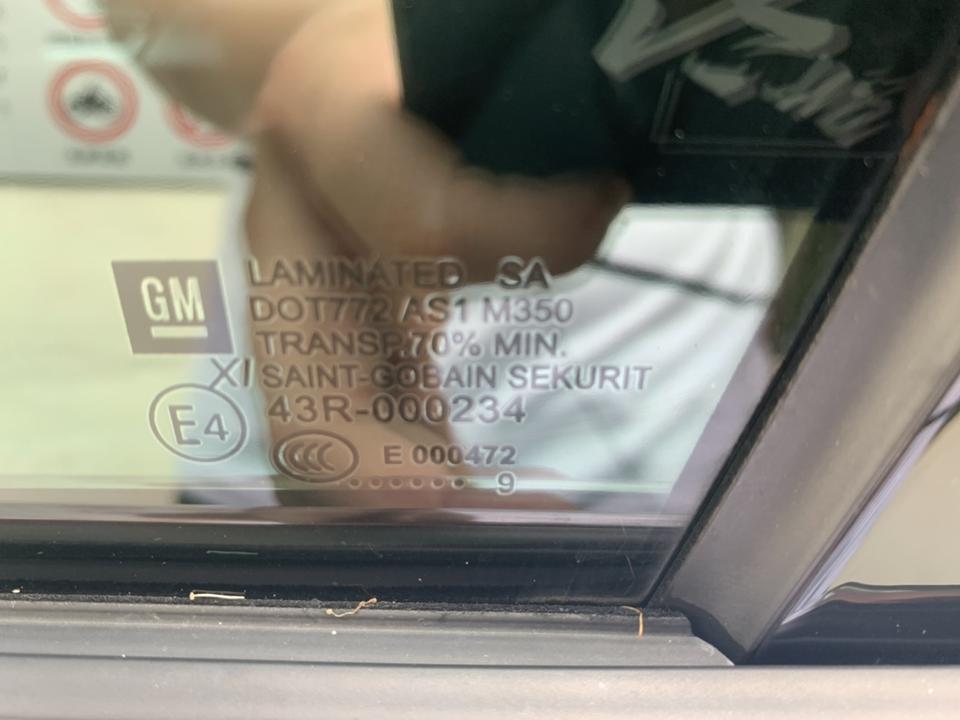 今年6月买的凯迪拉克XTS几个车船玻璃数字不大一样，大家帮忙看下是怎么回事