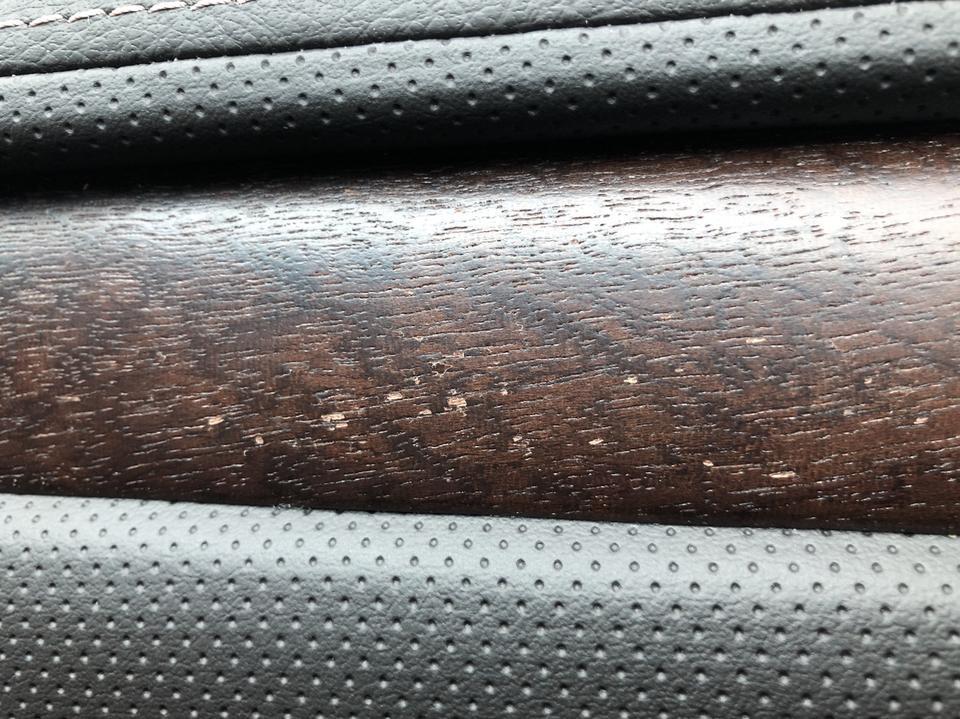 凯迪拉克xts内饰木纹板怎么质量这么差，刚买一个多月已经变得惨不忍睹，大家有啥好办法吗？大神们谁知道换一套原厂的多少钱？拜谢！