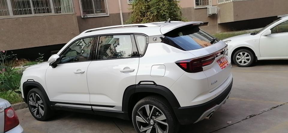 长安cs35 plus-cs35酷联蓝鲸版，落地10.2万。贷款4万。有比这价位底的吗。