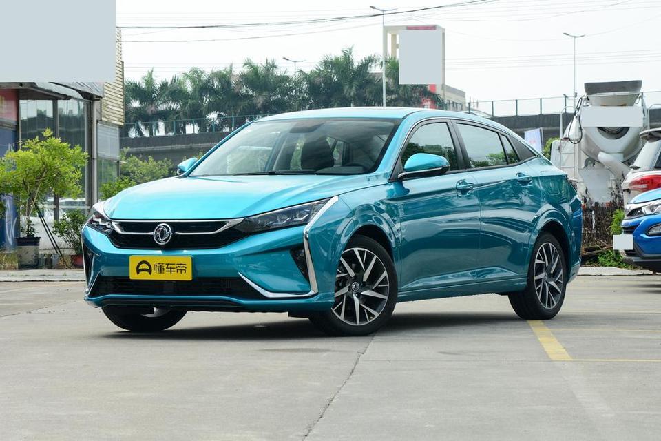 长安cs35 plus-东风风神奕炫手动的中配和长安CS35plus的手动中配哪个更好？有没有知道的老铁告诉我一下？打算入手谁更经济