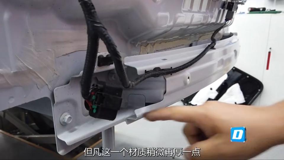 长安cs35 plus-一直都很看好35P，本来已经决定买了，后来看到了大飙车的拆车视频，现在有点犹豫。就想问一下，35P的前后防撞梁真的那么差么？另外，买到手能不能给他换了，换个结实的？