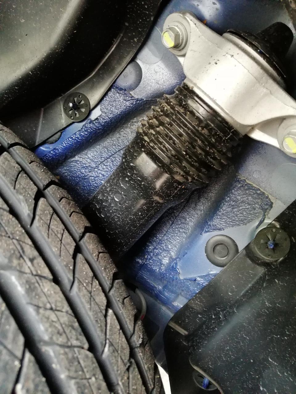 长安cs35 plus-才买的新车35plus畅联版，这些坑坑洼洼是什么啊，我是买到二手车了吗