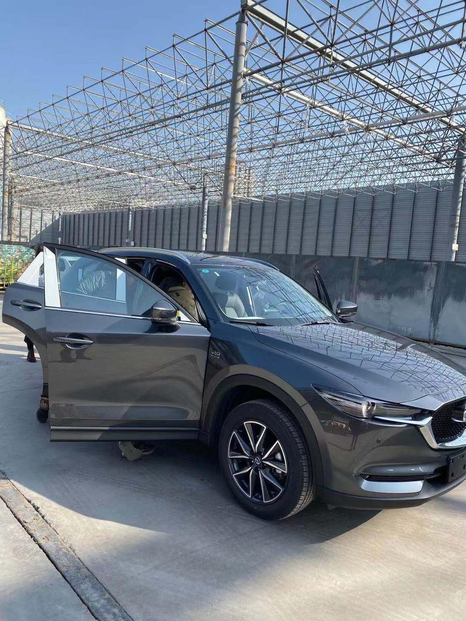 马自达cx-5-自动启停开启，每次红绿灯D挡启停点火起步，车身都会在启动的一瞬间出现一次大的抖动，就像点了一脚油又踩了一脚刹车的感觉。正常吗？