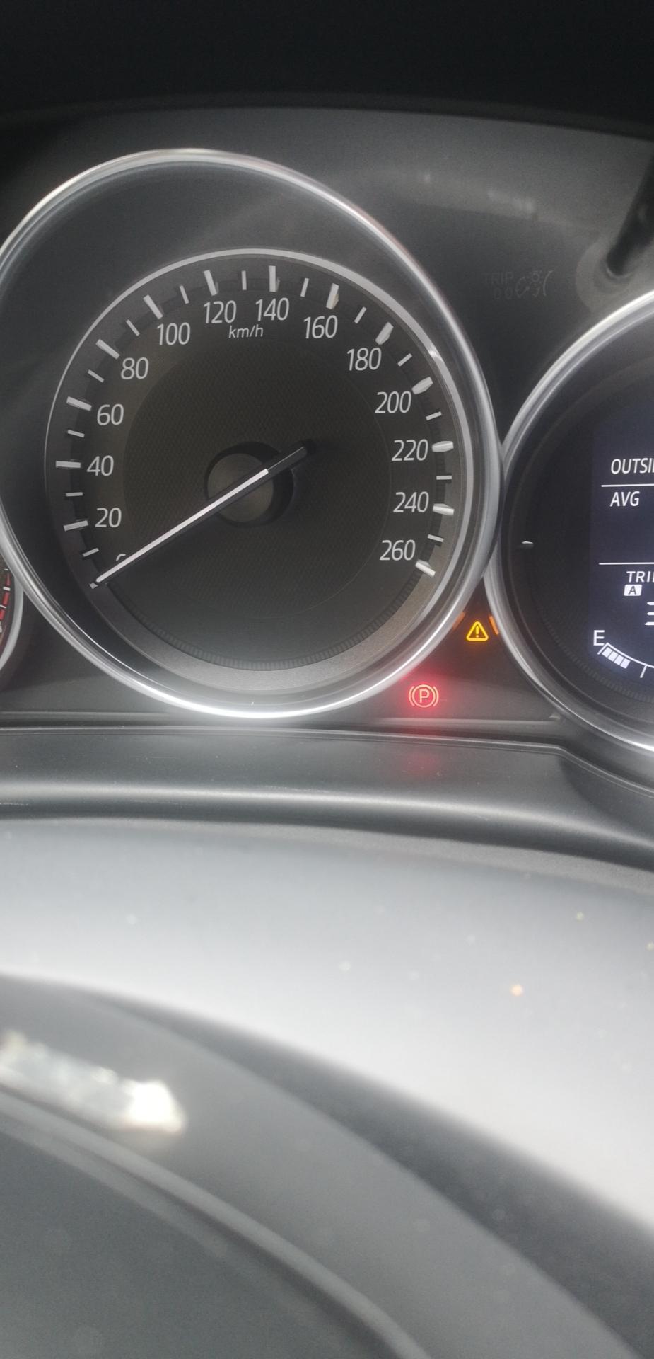 马自达cx-5-电瓶没电了后 搭电启动仪表出现黄色三角里面一个叹号 是怎么了