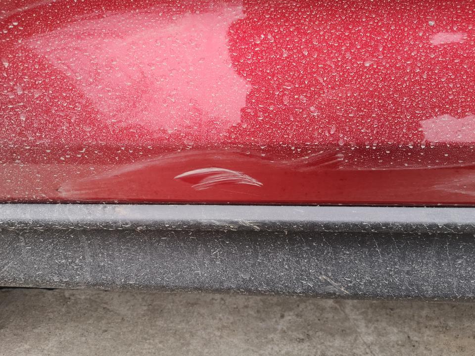 马自达cx-5-马自达cx5红色，一不小心车门下面漆剐蹭掉了。。。。除了去4S店补漆还有什么好的办法吗？
