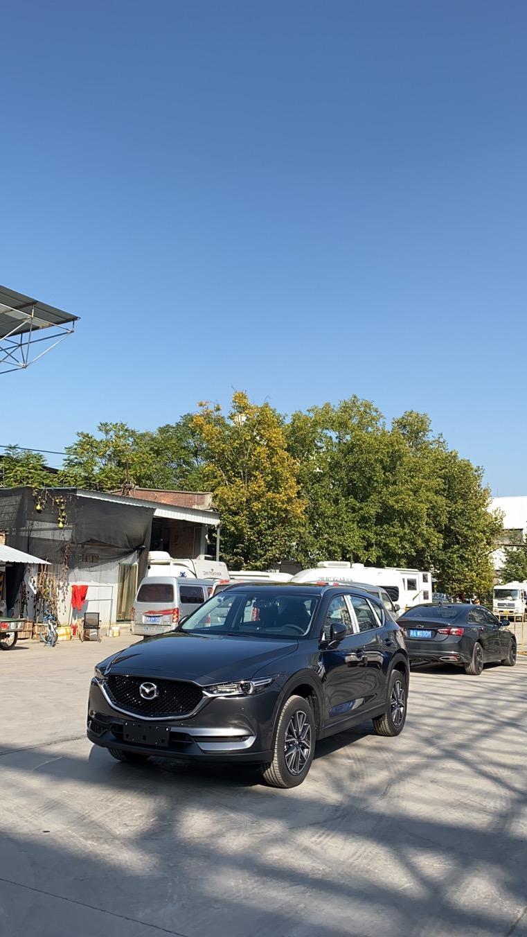 马自达cx-5-一箱油约600公里左右，一半高速，一半市区，市区平均车速40左右。目前表显9.4的油耗。2.5四驱
