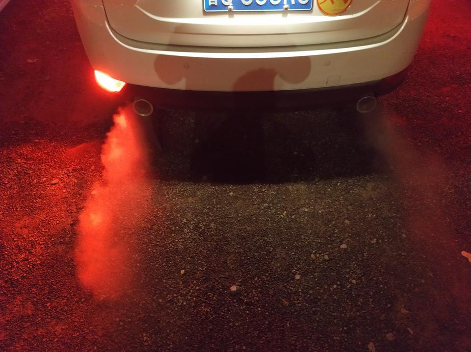 马自达cx-5-17款 马自达cx5智尚白 后雾灯  右边的不亮 你们的亮不亮