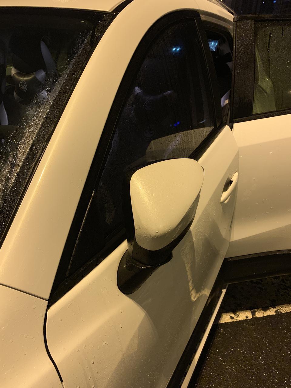 马自达cx-5-马自达cx5，停车时，关闭后视镜，左侧后视镜折叠后电机一直响，无法回复正常，一直处于关闭状态，直到熄火后，电路关闭，才不响，我该怎么办？