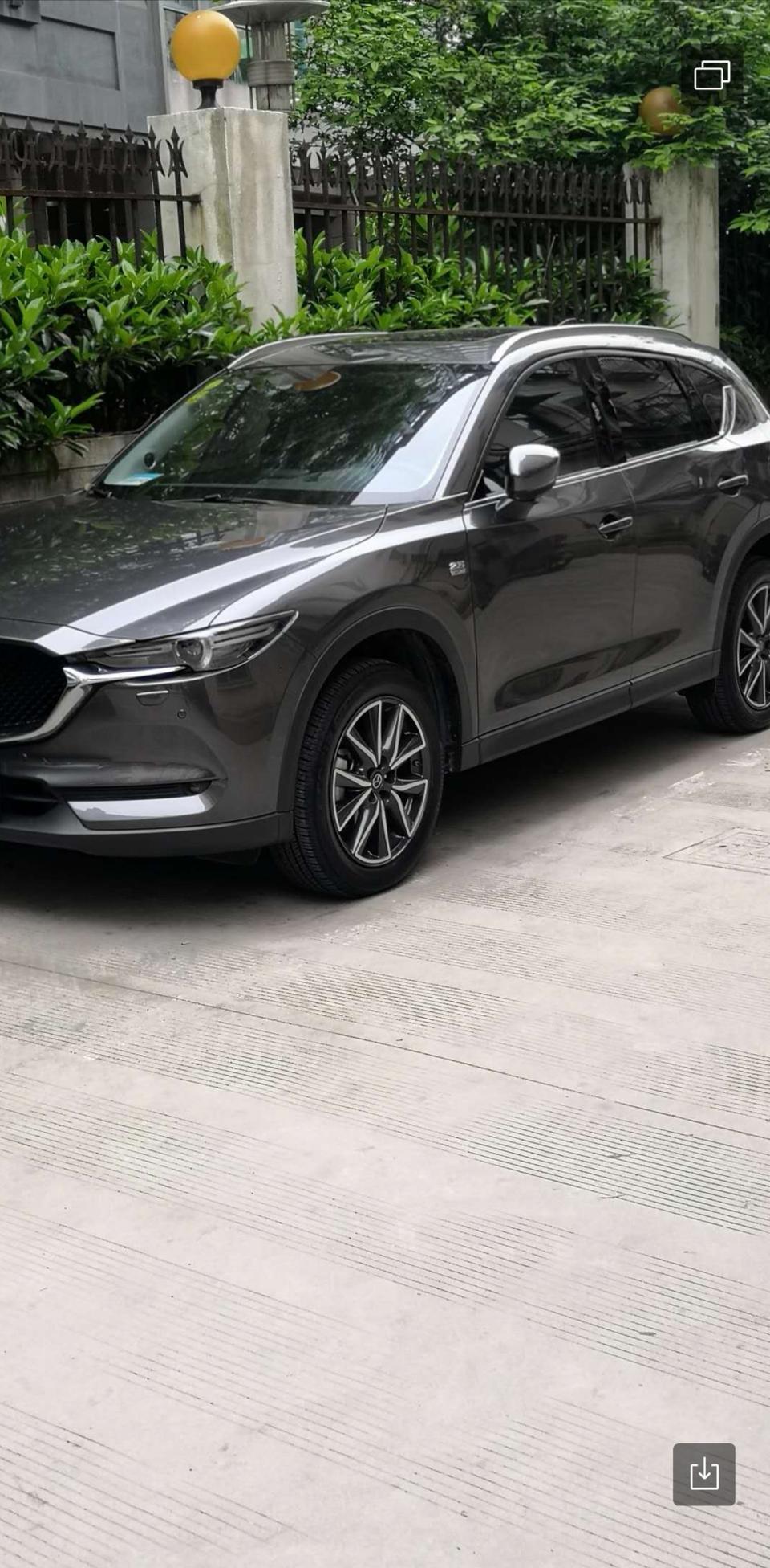 马自达cx-5-问一下各位购买CX5，2.5L前驱的老铁们，你们发动机启动稳定后，打开前盖，看到发动机还会抖动吗？我放了半瓶矿泉水在发动机上面有抖滑现象，请教一下你们有这个现象吗？